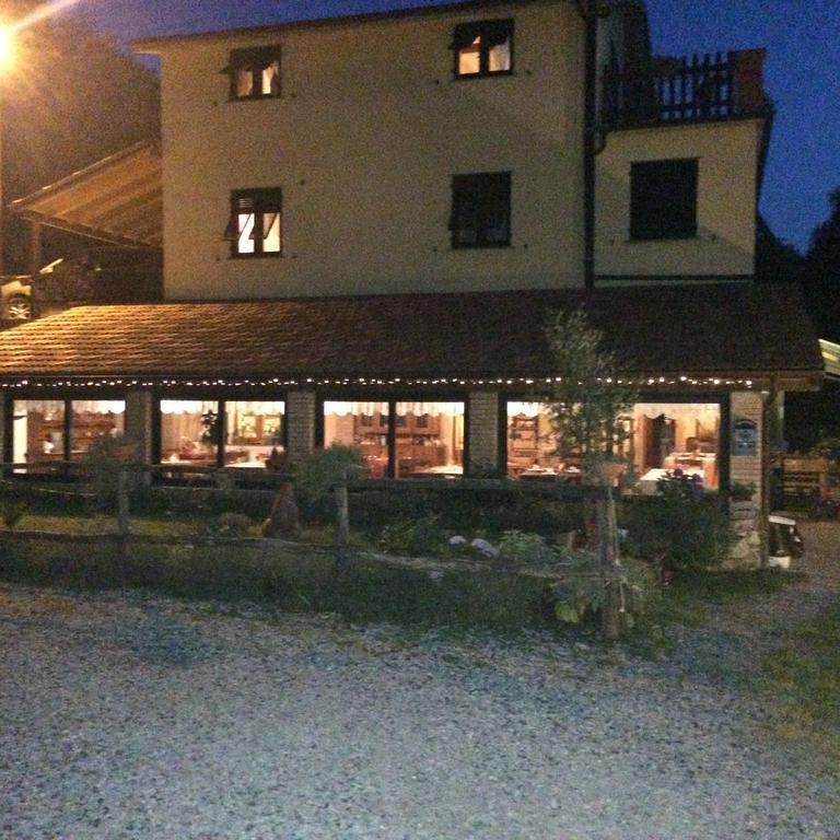 Agriturismo La Taverna Del Nonno Borzonasca Extérieur photo