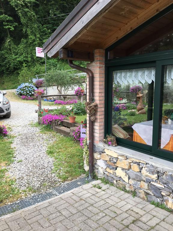 Agriturismo La Taverna Del Nonno Borzonasca Extérieur photo
